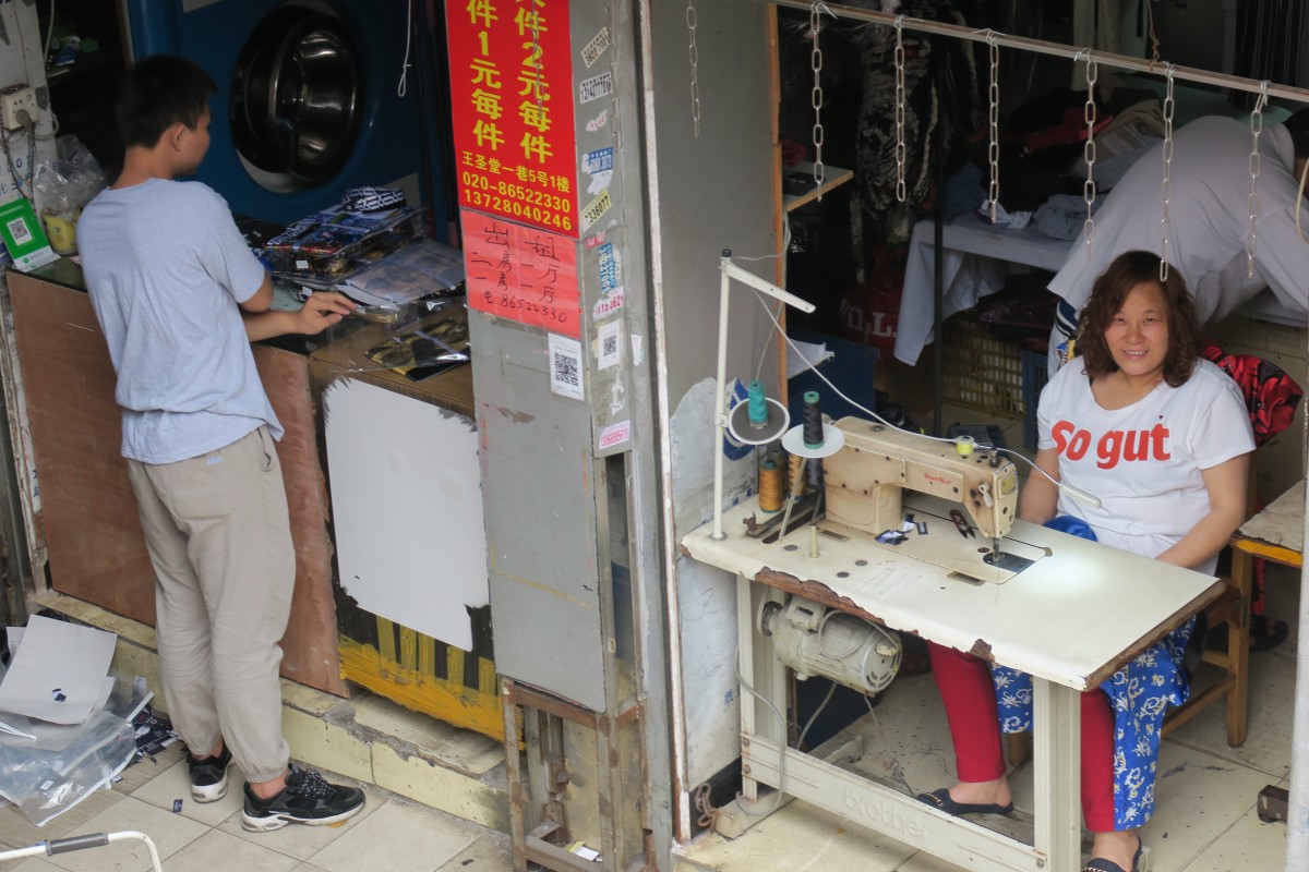 Sewing places REGINE STEENBOCK LANDS OUTSIDE